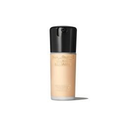 M.A.C Studio Radiance Serum-Powered Foundation 30ml - NC17.5